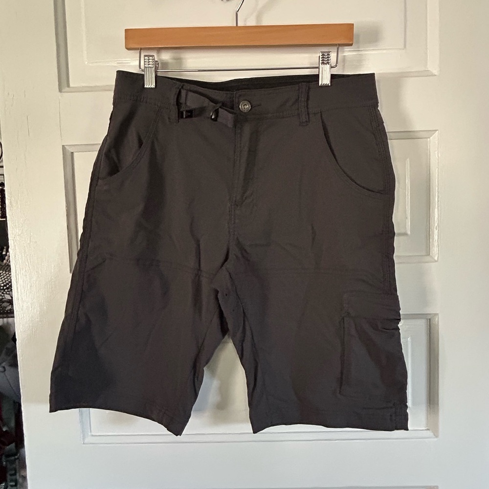 Prana Black Cargo Shorts with Adjustable Waistband, Attached Belt. Size 32 Waist